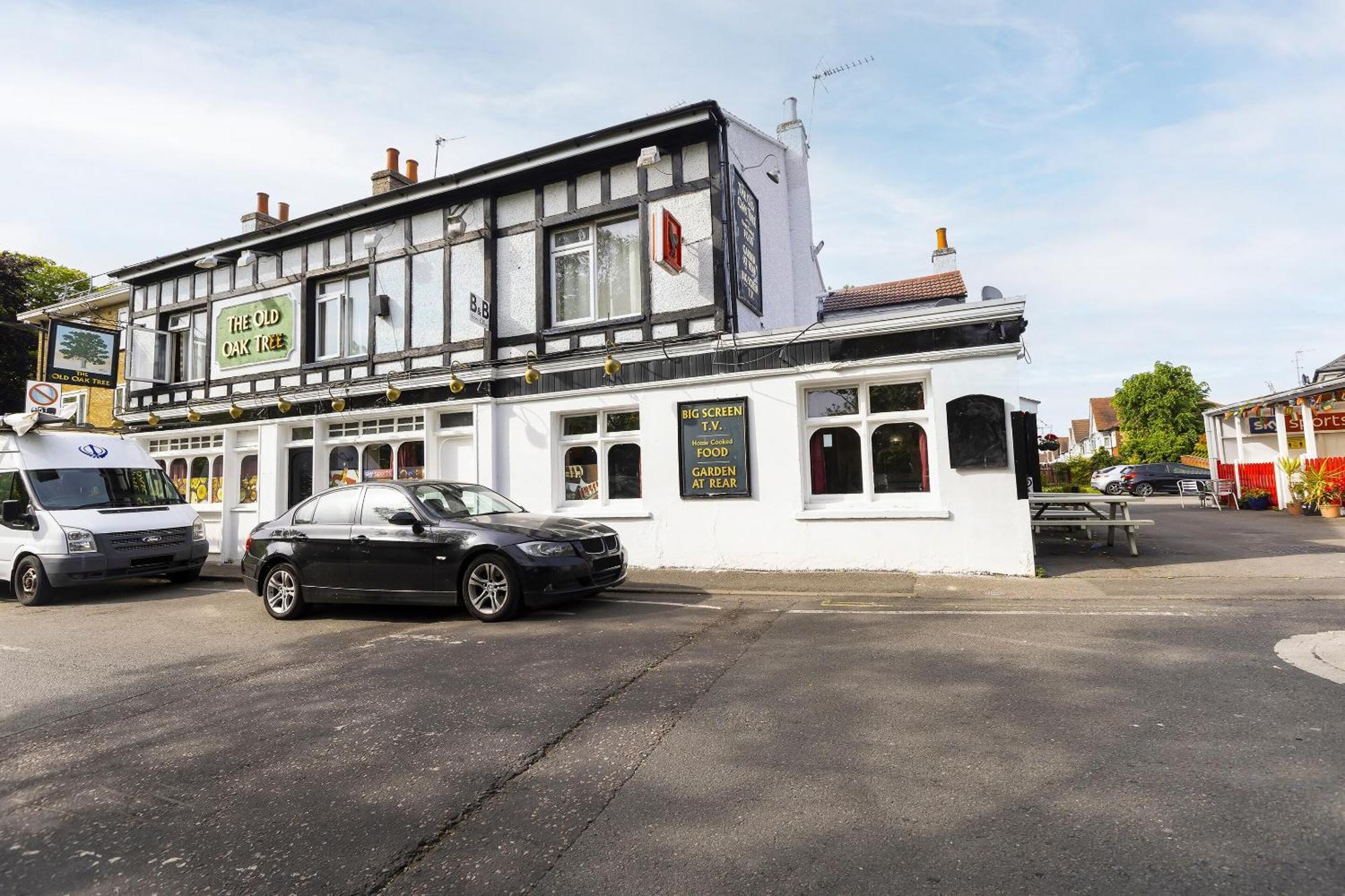 Old Oak Tree Inn Hounslow Exterior photo